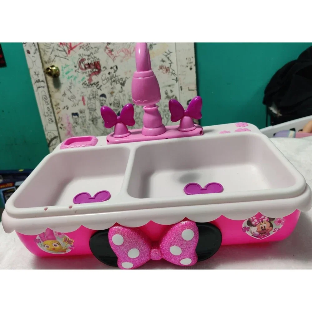 Minnie's Happy Helpers Magic Sink Set, Pretend Sink Strainer Plates Nonworking